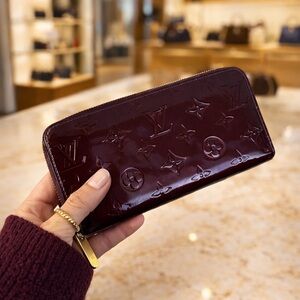 Louis Vuitton Vernis Monogram Zippy Wallet – Deep Red / Amaranth Patent Leather
